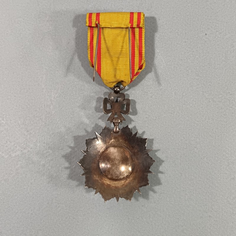 TUNISIE MEDAILLE D'OFFICIER DE L'ORDRE TUNISIEN DU NICHAN IFTIKHAR MUHAMMAD EL NACEUR 1906-1922 EN ARGENT POINCONNEE